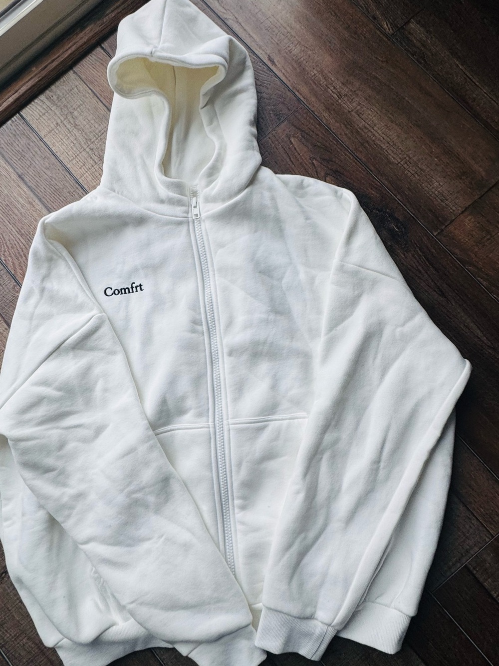 Comfrt ‘Snow’ color Zip Up Hoodie Jacket - size Medium